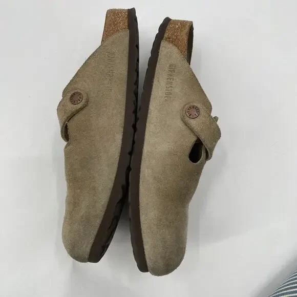 Birkenstock Boston Soft Footbed Clogs in taupe suede - Picture 7 of 8
